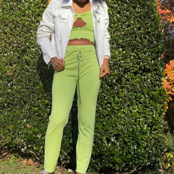 Two piece set - Picture 6 of 8